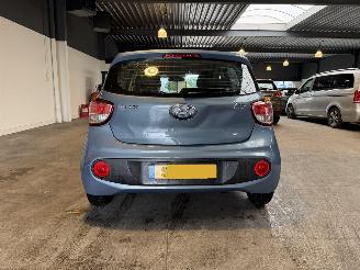 Hyundai I-10 1.0i picture 4