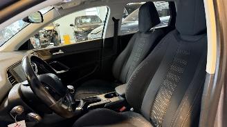 Peugeot 308 1.6 BlueHDI Blue Lease Executive picture 20