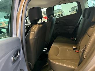Renault Clio Estate 0.9 TCe Night&Day picture 13