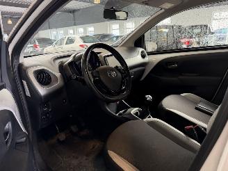 Toyota Aygo 1.0 VVT-i x-play NAP! picture 15