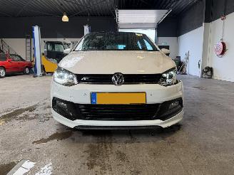 Volkswagen Polo 1.2 TSI Highline Automaat! picture 9
