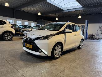 Unfallwagen Toyota Aygo 1.0 VVT-i x-wave 2017/4