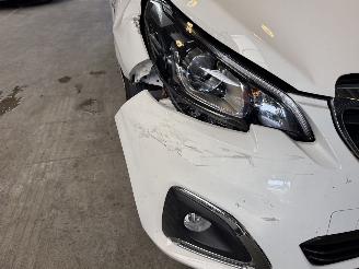 Peugeot 108 1.0 e-VTi Allure picture 9