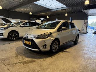 Voiture accidenté Toyota Yaris 1.5 Hybrid Comfort 2017/7