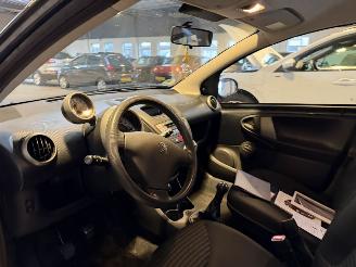 Peugeot 107 1.0 Active picture 19