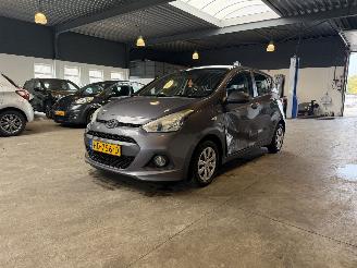 Auto incidentate Hyundai I-10 1.0i i-Motion Comfort 2016/8