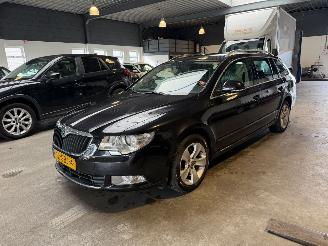 Vaurioauto  passenger cars Skoda Superb Combi 1.4 TSI Ambition Business Line 2011/9