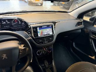 Peugeot 208 1.2 PureTech Blue Lion picture 21