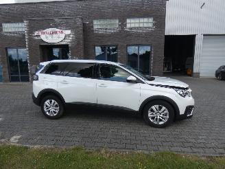 krockskadad bil bromfiets Peugeot 5008 1.2 PT BL. EXECUTIVE 2019/6