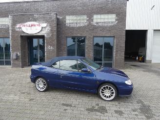 Vrakbiler auto Renault Mégane Cabrio 2.0 1999/1