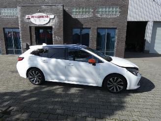 Unfallwagen Toyota Corolla Touring Sports 1.8 Hybrid Dynamic 2021/5