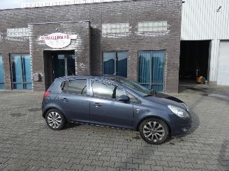 Schadeauto Opel Corsa 1.2-16V 111 Edition 2010/8