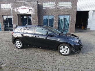 skadebil auto Kia Ceed 1.0 T-GDi DynamicL. 2023/2