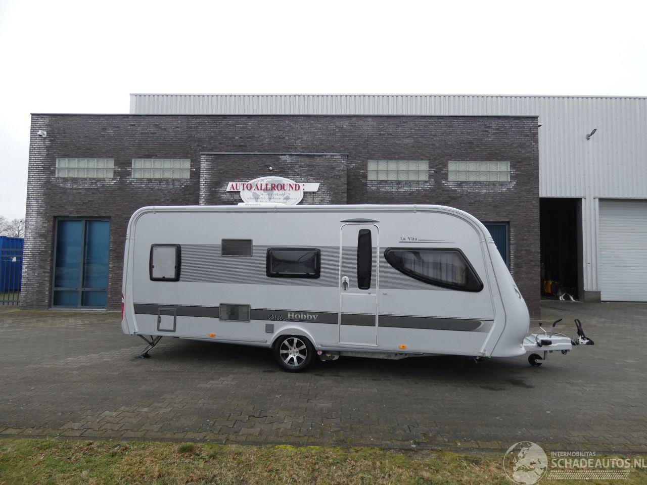 Hobby  545 KMF La Vita Veneto stapelbed dak airco vloerverwarming