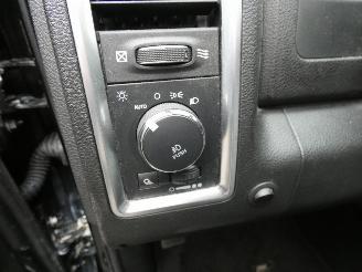 Dodge Ram 1500 SLT 5.7 V8 4X4 CC CLASSIC picture 18