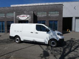 skadebil bedrijf Toyota Proace 2.0 D-4D Nav. Long 2019/6