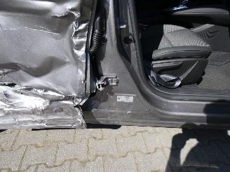 Renault Captur 1.6 E-Tech Hybrid 145 SL Rive Gauche picture 26