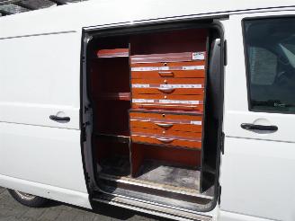 Volkswagen Transporter 2.0 TDI L2H2 Highl. picture 3
