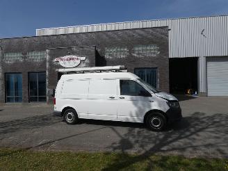 skadebil bedrijf Volkswagen Transporter 2.0 TDI L2H2 Highl. 2019/3