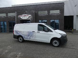 skadebil bedrijf Mercedes Vito 114 CDI Lang automaat 2021/10