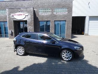 Voiture accidenté Volvo V-40 1.5 T3 Nordic+ 2016/3
