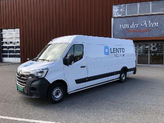 skadebil bedrijf Renault Master L4H2 2022/9