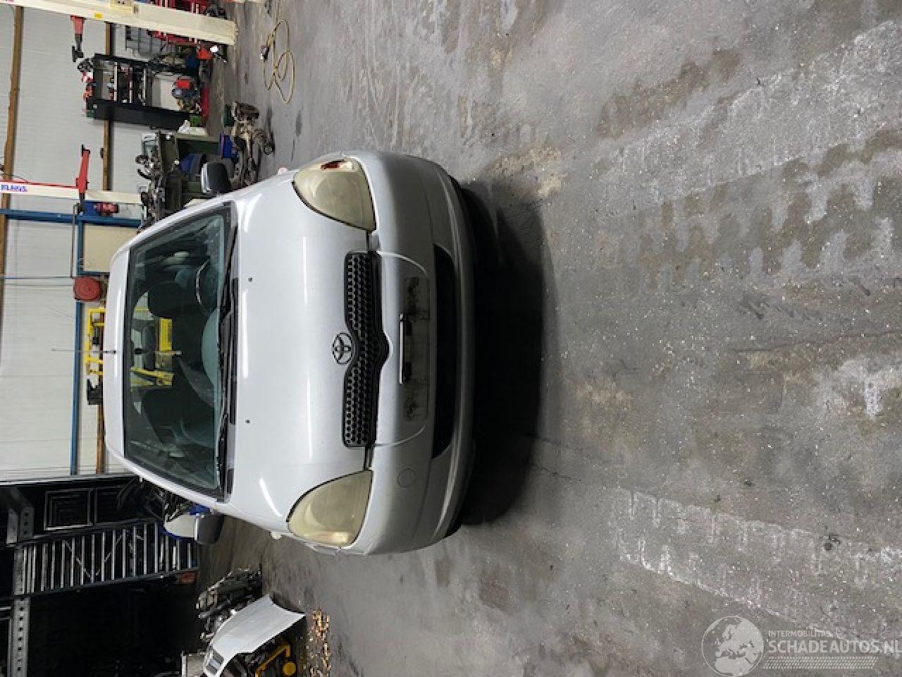 Toyota Yaris (P1) Hatchback 1.3 16V VVT-i (2NZFE) [63kW] 5-BAK