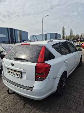 Kia Cee d Sporty Wagon (EDF) Combi 1.4 16V (G4FA) [66kW] 5-BAK picture 5