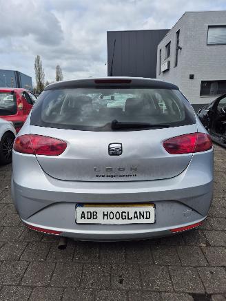 Seat Leon (1P1) Hatchback 5-drs 1.6 TDI 16V 105 (CAYC) [77kW] 5-BAK picture 4