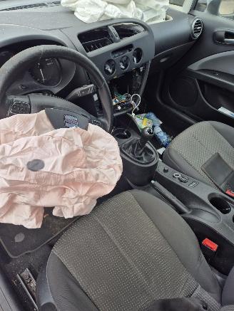 Seat Leon (1P1) Hatchback 5-drs 1.6 TDI 16V 105 (CAYC) [77kW] 5-BAK picture 7