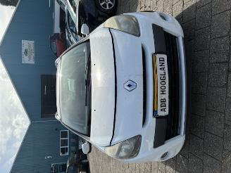 Uttjänta bilar auto Renault Clio III Estate/Grandtour (KR) Combi 1.5 dCi FAP (K9K-770(K9K-67)) [65kW] 5-BAK 2012/1