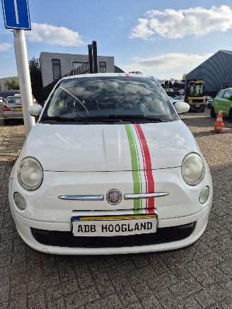 krockskadad bil auto Fiat 500 (312) Hatchback 1.4 16V (169.A.3000) [74kW] 5-BAK 2009/1