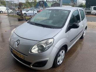 Coche accidentado Renault Twingo Twingo II (CN) Hatchback 3-drs 1.2 (D7F-800(Euro 4)) [43kW] 2008/3