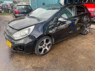  Kia Rio Rio III (UB) Hatchback 1.2 CVVT 16V (G4LA5) [63kW] 2012/1
