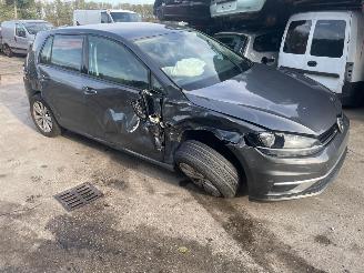 Salvage car Volkswagen Golf Golf VII (AUA) Hatchback 1.0 TSI 12V (CHZC(Euro 6)) [81kW] 2017/3