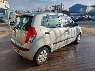 Hyundai I-10 i10 (F5) Hatchback 1.1i 12V (G4HG) [49kW] picture 6