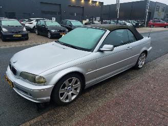 Damaged car BMW 3-serie 3 serie (E46/2C) Cabrio 323 Ci 24V 2000/4