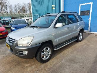 Vaurioauto  passenger cars Kia Sportage Sportage (JE) Terreinwagen 2.0 CVVT 16V 4x2 2005/6