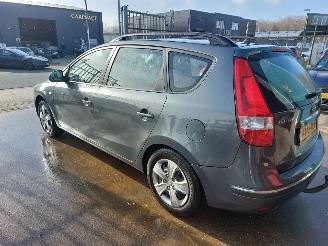 Hyundai I-30 i30 Crosswagon (WWH) Combi 1.6 CVVT 16V picture 4