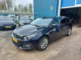 Coche accidentado Peugeot 308 308 SW  Combi 5-drs 1.2 12V e-THP PureTech 110 2020/7