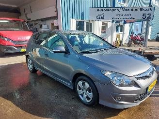 Hyundai I-30 i30 (FD) Hatchback 1.4 CVVT 16V picture 3