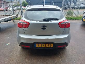 Kia Rio Rio III (UB) Hatchback 1.2 CVVT 16V picture 5