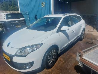 skadebil auto Renault Mégane Megane III Grandtour (KZ) Combi 5-drs 1.5 dCi 110 2013/11
