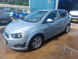 damaged passenger cars Chevrolet Aveo Aveo (300) Hatchback 1.3 D 16V 2012/1