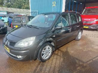 Voiture accidenté Renault Grand-scenic Grand Scénic II (JM) MPV 1.9 dCi 130 2008/7