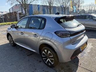 uszkodzony samochody osobowe Peugeot 208 1.2 Hybrid 74KW Autom. E-DCS6 Active Clima Navi Led NAP 2024/11
