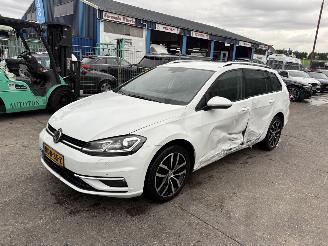 Vaurioauto  passenger cars Volkswagen Golf 1.6 TDI 85KW DSG Clima Navi Led Xenon 2019/5