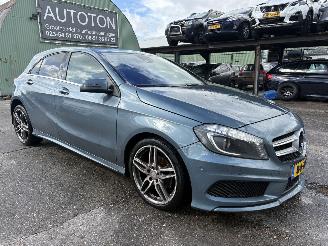 Vaurioauto  passenger cars Mercedes A-klasse 200 Autom. 115KW Navi Clima Led Xenon AMG-Pakket NAP 2013/1