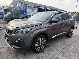 Damaged car Peugeot 3008 1.2 96KW Clima Navi Camera Led Premium Blue Lease NAP 2019/6