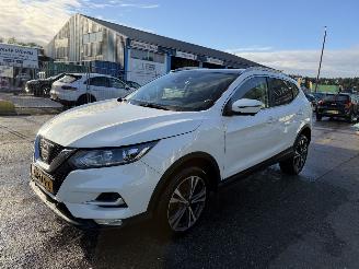 Voiture accidenté Nissan Qashqai 1.2 85KW Autom. N-Connecta Clima Navi Pano 360 View NAP 2018/4